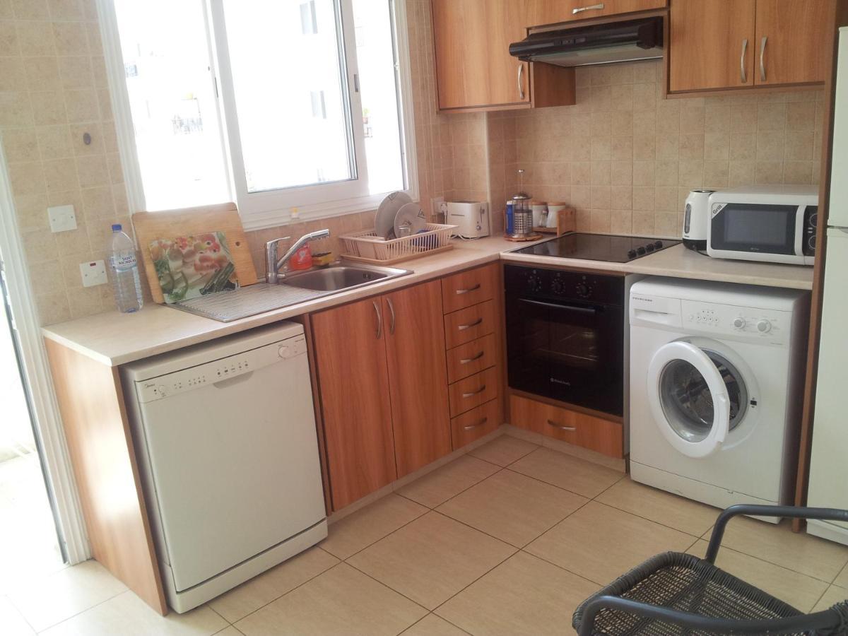 A Stone'S Throw From Everything Paphos Exterior foto
