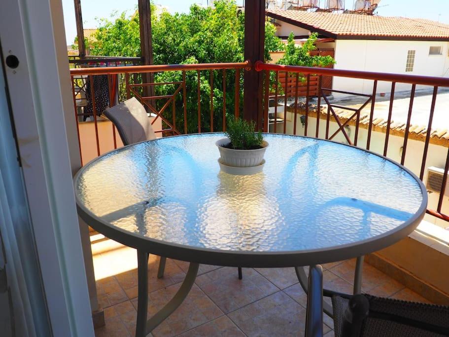 A Stone'S Throw From Everything Paphos Exterior foto
