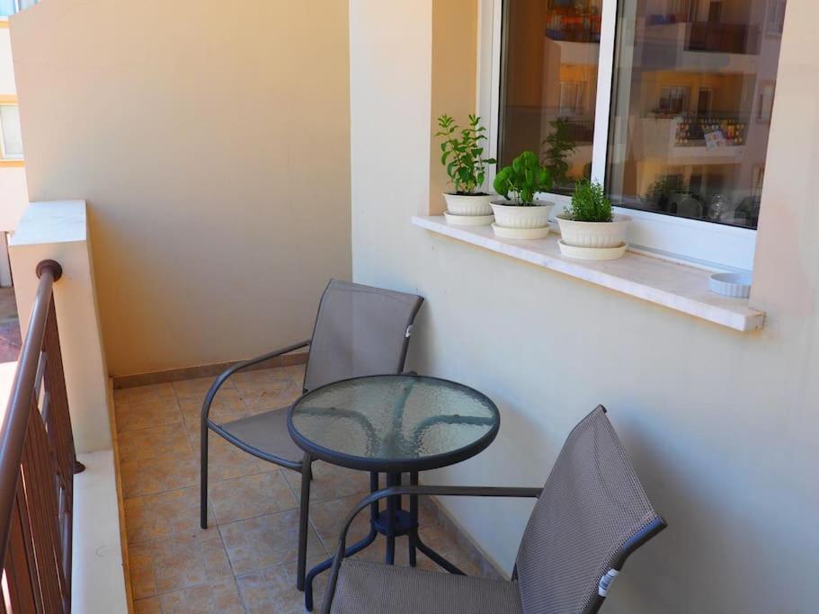 A Stone'S Throw From Everything Paphos Exterior foto