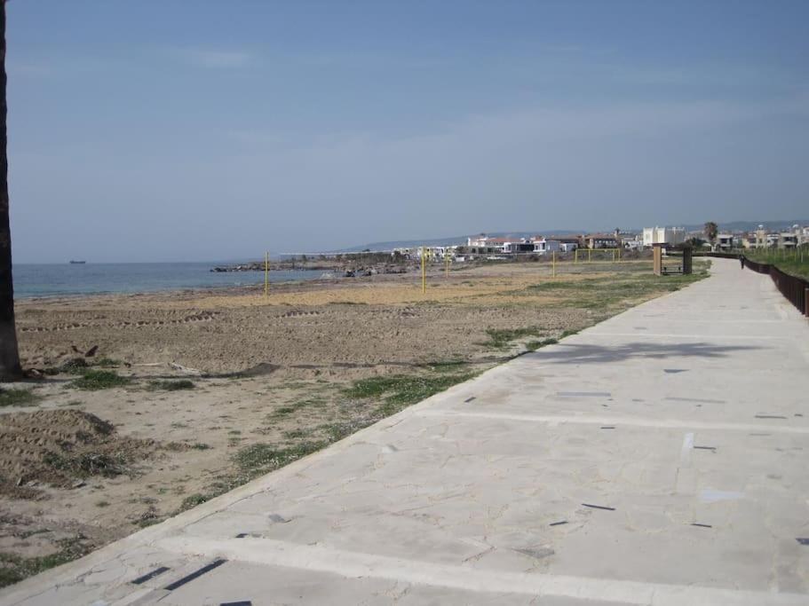 A Stone'S Throw From Everything Paphos Exterior foto