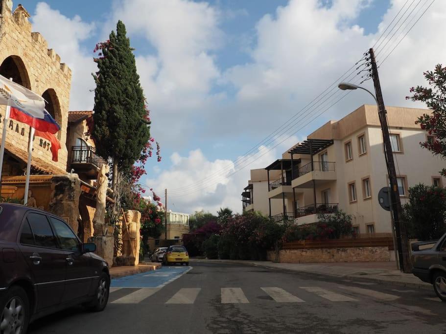 A Stone'S Throw From Everything Paphos Exterior foto